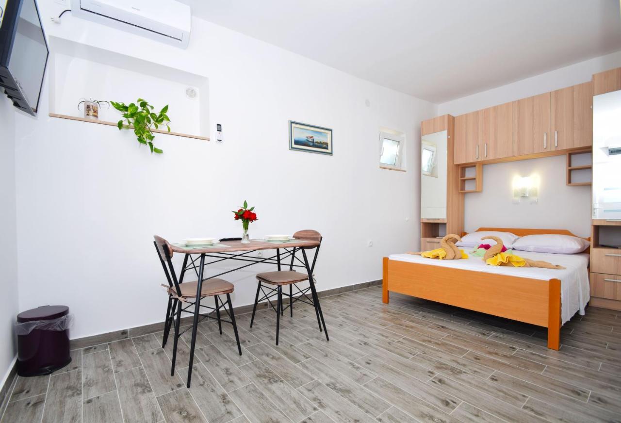 Holiday Home Zeljko,Marija & Jakov Starigrad Paklenica Eksteriør bilde