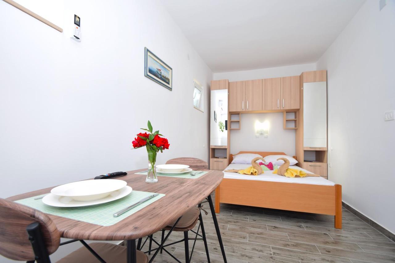 Holiday Home Zeljko,Marija & Jakov Starigrad Paklenica Eksteriør bilde
